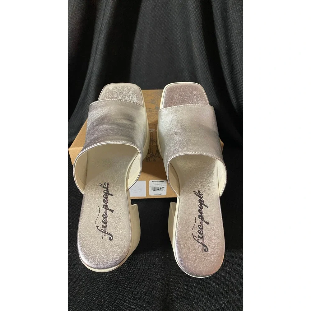 Free People Zoe Platform Silver Metallic Leather Mule Sandals size  37.5 NEW